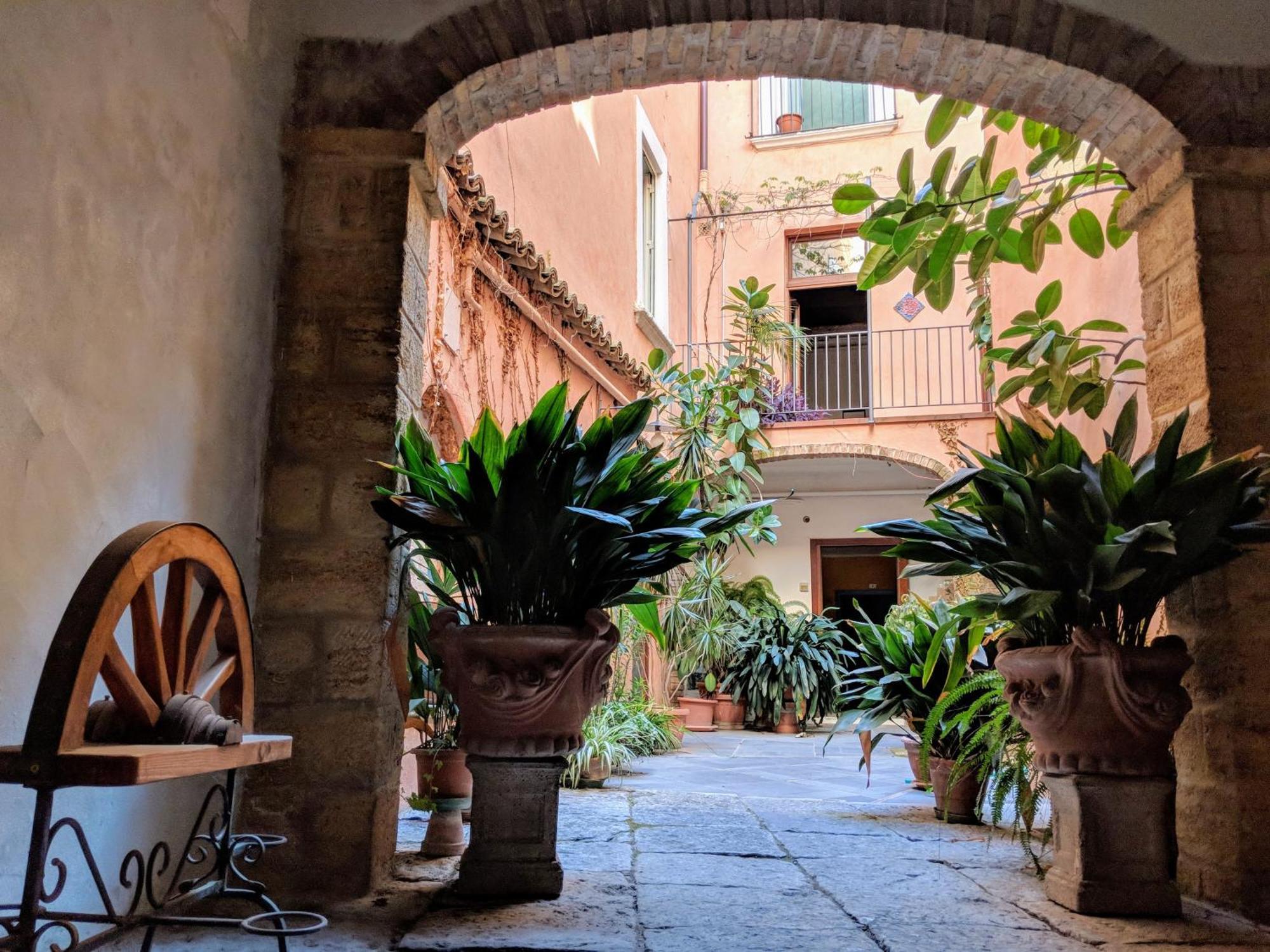 A Pousada Casa Di Chiara Crotone Exterior foto